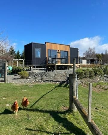 Boutique Tiny House - Te Anau Country Accommodation Zewnętrze zdjęcie