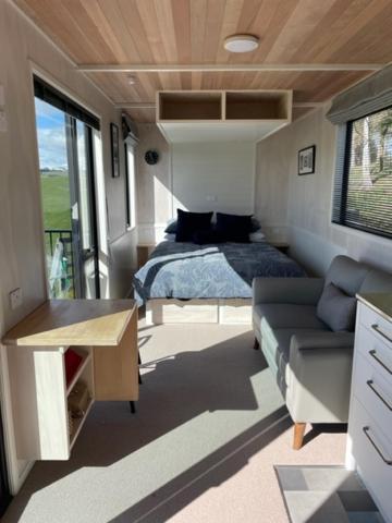 Boutique Tiny House - Te Anau Country Accommodation Zewnętrze zdjęcie