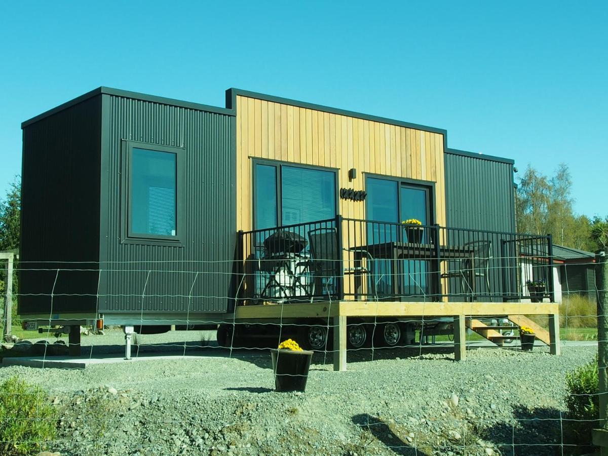 Boutique Tiny House - Te Anau Country Accommodation Zewnętrze zdjęcie