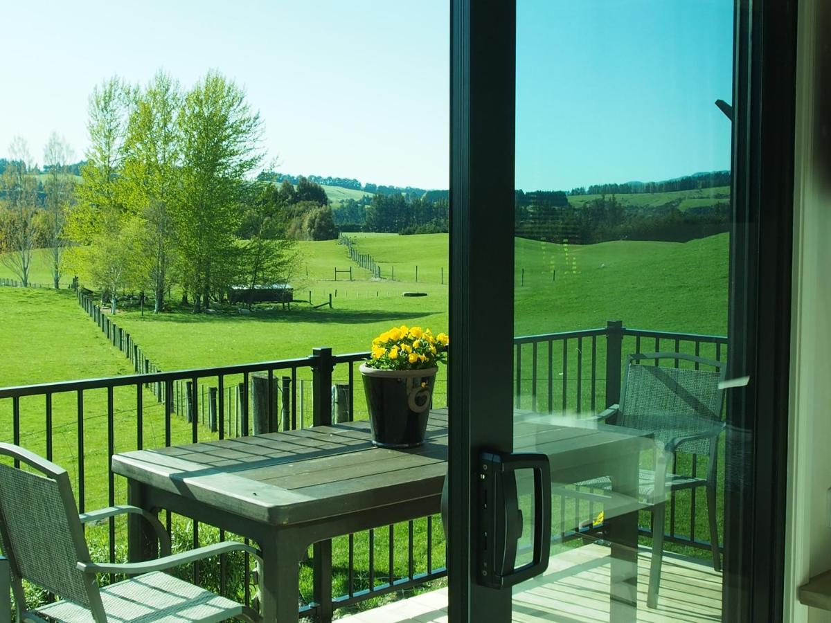 Boutique Tiny House - Te Anau Country Accommodation Zewnętrze zdjęcie